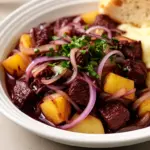 Cremiges Rindergulasch im Slow Cooker - featured image